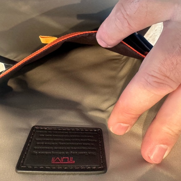 Tumi Alpha Bravo Sling - Used - Picture 10 of 11